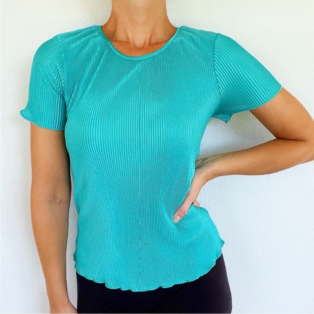 Ro & De turquoise blue satin pleated lettuce trim short sleeve blouse size XS